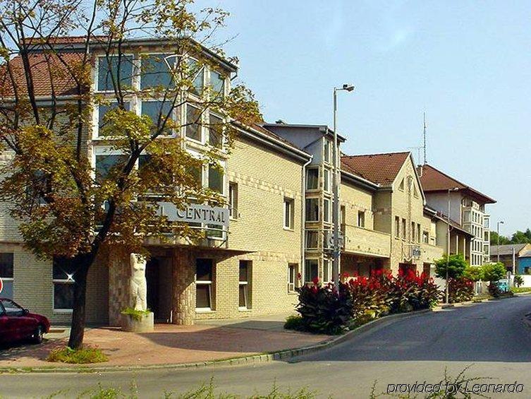 Hotel Central Nyíregyháza Dış mekan fotoğraf