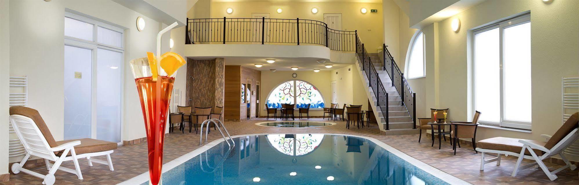 Hotel Central Nyíregyháza Dış mekan fotoğraf