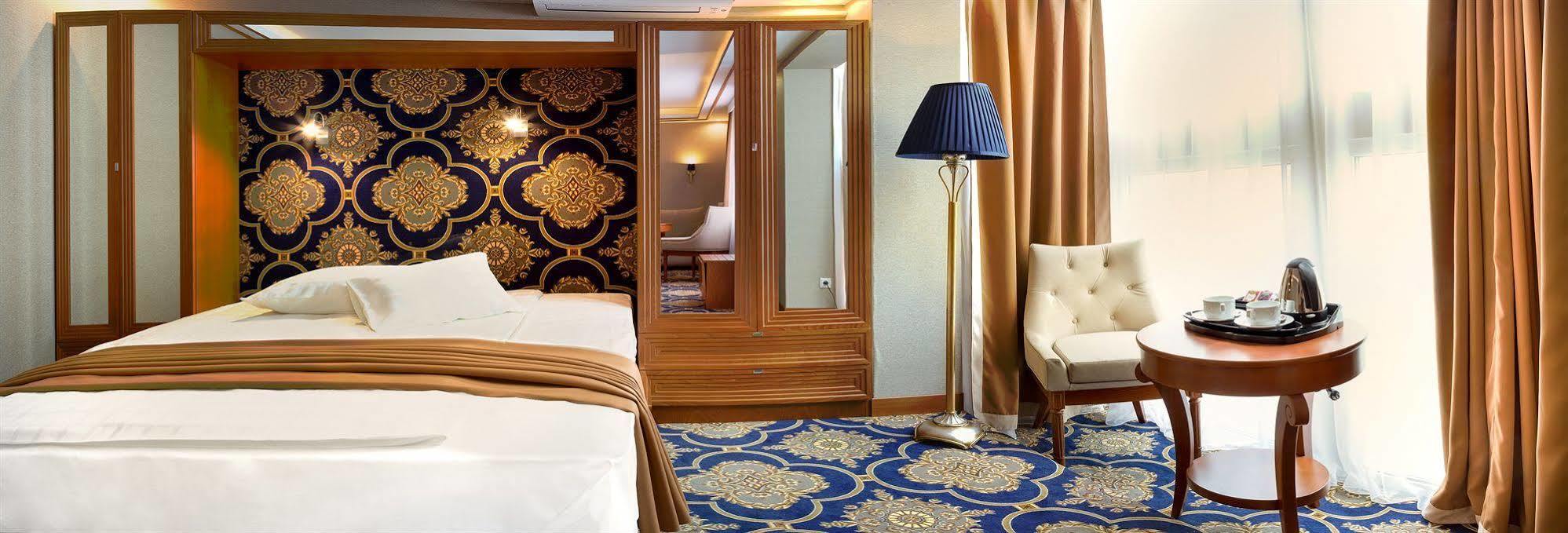 Hotel Central Nyíregyháza Dış mekan fotoğraf